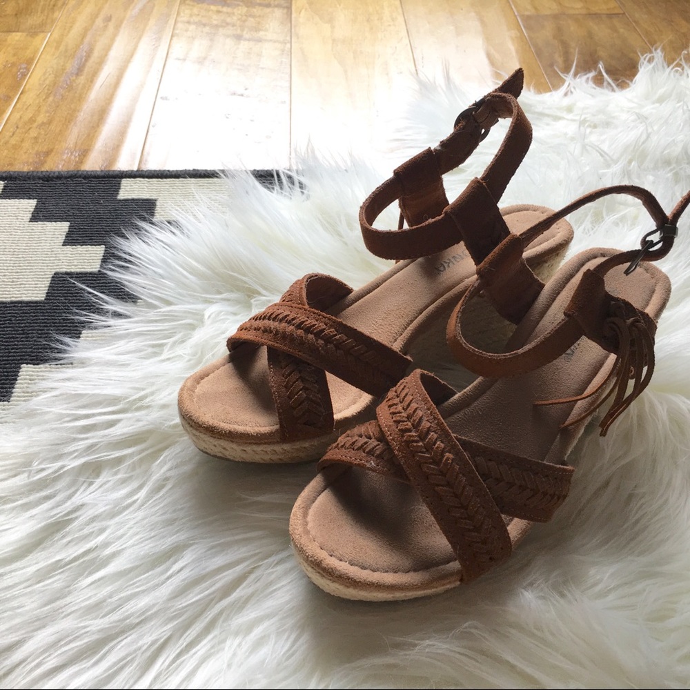 Minnetonka Naomi in Brown
